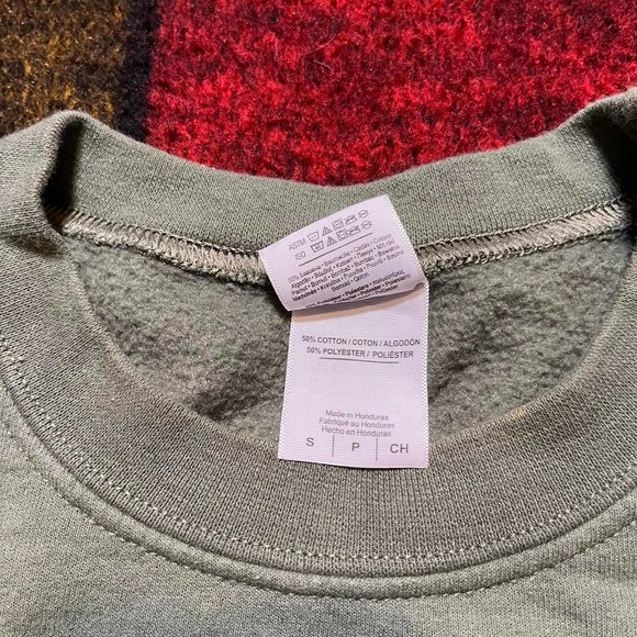 Vintage Y2K Happy Camper Crewneck Sweatshirt - Picture 6 of 6